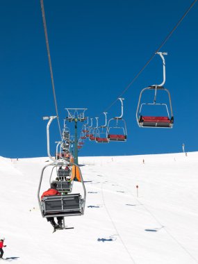 Dolomites Alpleri'nde kayak bölgesi. Val Gardena Sella grubunda bakan. İtalya