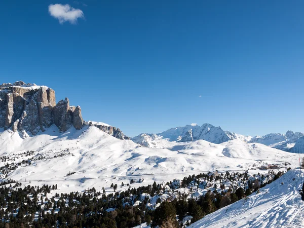 Dolomites 알프스에서 스키 지역입니다. 인 발 갈 드 나 Sella 그룹을 내려다. 이탈리아 — 스톡 사진
