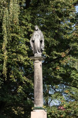 Wieliczka Cracow yakınındaki eski Wayside tapınak. Polonya