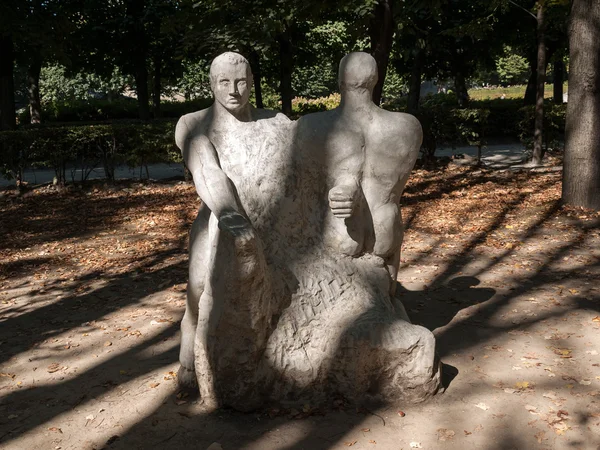 Estatua en el Museo Rodin de París — Foto de Stock
