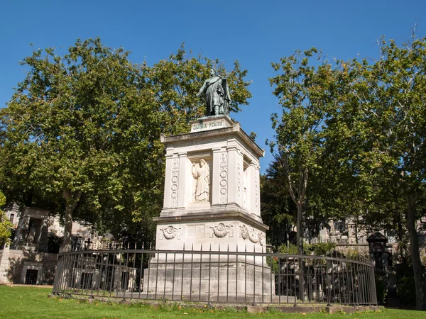 Paris - Pere Lachaise görünümünü. Dünya'nın en çok ziyaret edilen mezarlığı, mezar Fransız hayat son 200 yıl içinde gelişmiş olanların ziyaretçilere binlerce çeken.
