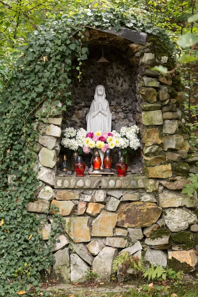 Old Wayside shrine in Mucharz near Cracow. Poland — Stock Photo, Image