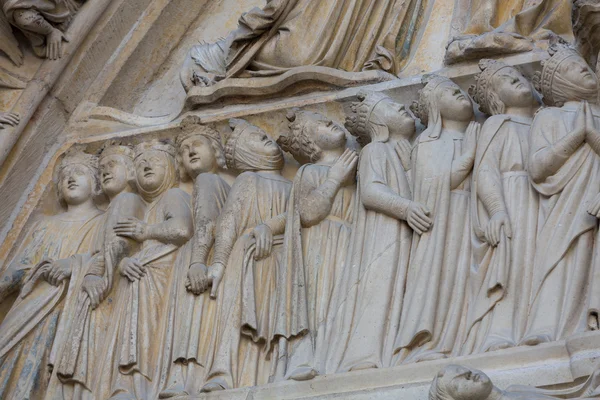 París - Fachada oeste de la Catedral de Notre Dame. El tímpano del Juicio Final —  Fotos de Stock