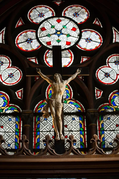 Blyinfattade fönster inuti katedralen Notre Dame, UNESCO: S världsarvslista. Paris, Frankrike — Stockfoto