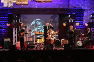 Adam Kawonczyk Quartet