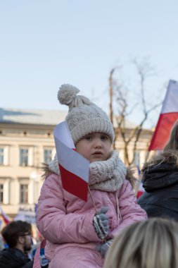 Cracow, Main Square - demokrasi hukuk hükümet Pis Polonya üzerinden break karşı savunma koruma Komitesi gösteri.