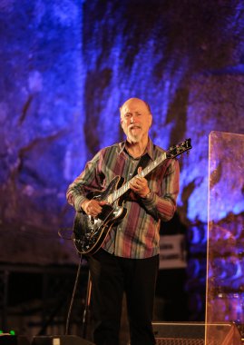John Scofield Cracow canlı müzik tüm ruhlar günü Festivali, Wieliczka Salt Mine Jazz. Polonya
