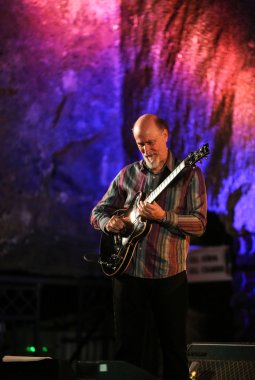 John Scofield Cracow canlı müzik tüm ruhlar günü Festivali, Wieliczka Salt Mine Jazz. Polonya
