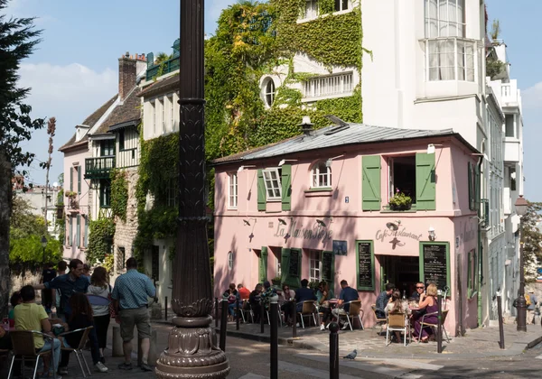 Paryż - La Maison Rose, słynnej kawiarni skomunikowany z Montmartre — Zdjęcie stockowe