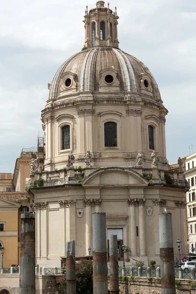 Roma, İtalya. Mary'nin Trajan Forumu, en kutsal adını Kilisesi — Stok fotoğraf