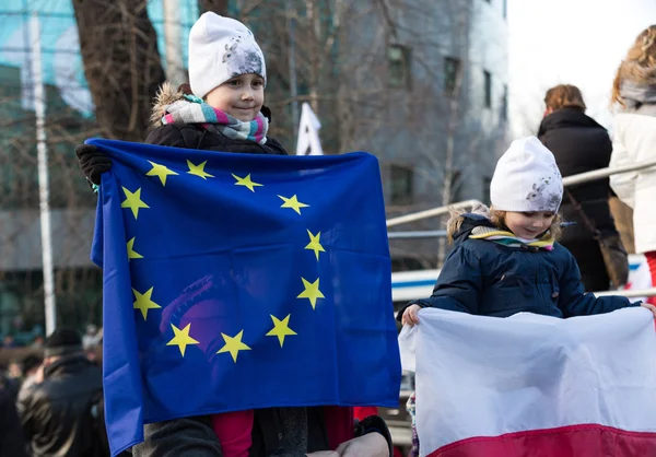 Die Demonstration des Komitees zur Verteidigung der Demokratie kod für freie Medien / wolne media / and democracy against pis government. Krakau, Polen — Stockfoto