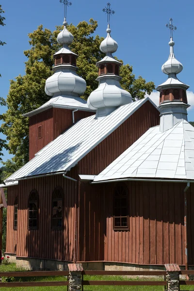 Stary drewniany kościół prawosławny w Bartne, Beskidy, Polska — Zdjęcie stockowe