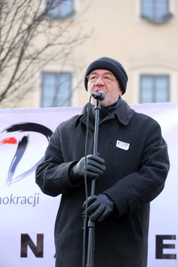 Internet üzerinde gözetim 