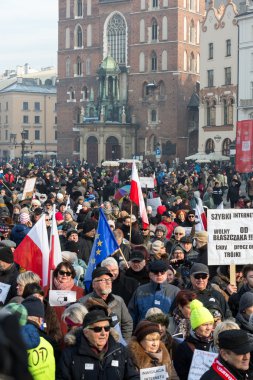 Internet üzerinde gözetim 