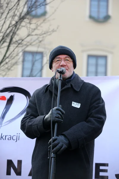 La manifestación contra la vigilancia en Internet "En defensa de su libertad" organizada a través del Comité para la Defensa de la Democracia / KOD /. Cracovia, Polonia — Foto de Stock