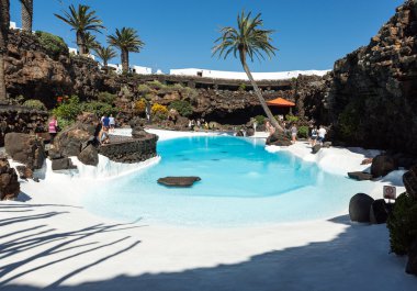  jameos del agua yüzme havuzunda. Lanzarote.Spain.