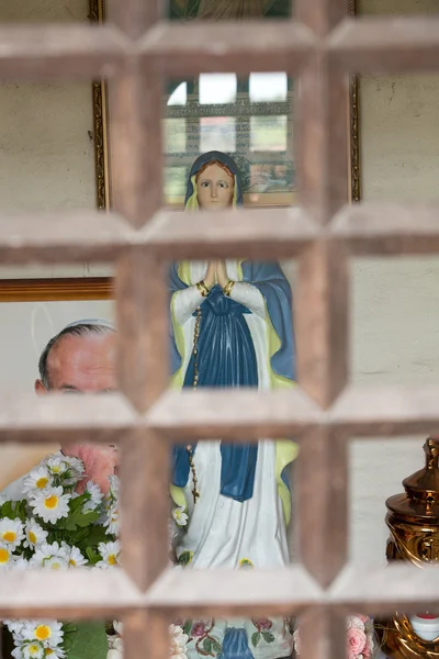 Old Wayside shrine in Mucharz near Cracow — Stock Photo, Image