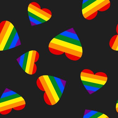 Gökkuşağı gururu kusursuz desen, LGBTQ topluluk bayrağının renkli çizgileri kalp şeklinde rastgele siyah arkaplanda tekrarlanıyor.