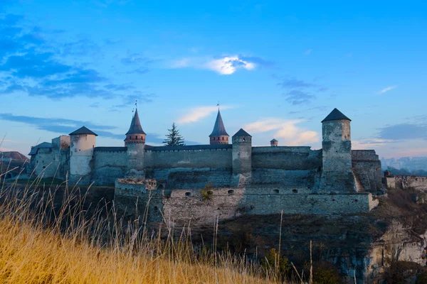 Gamla fästningen i den antika staden Kamyanets-Podilsky — Stockfoto