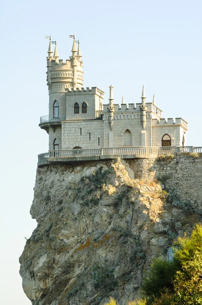 Castelo de Ninho de Engolindo Bonito na Rocha, Crimeia, Ucrânia — Fotografia de Stock