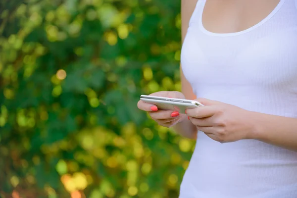 Woman Using Mobile Smart Phone Outdoors — Stock Photo, Image
