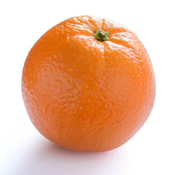 Maturo succosa arancia isolato su sfondo bianco — Foto Stock