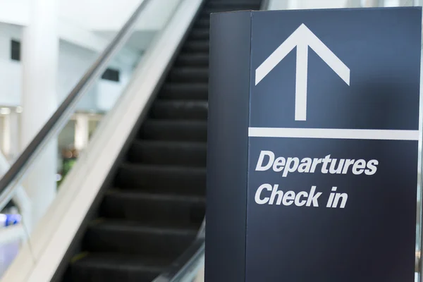 Partenze Check in sign Foto Stock