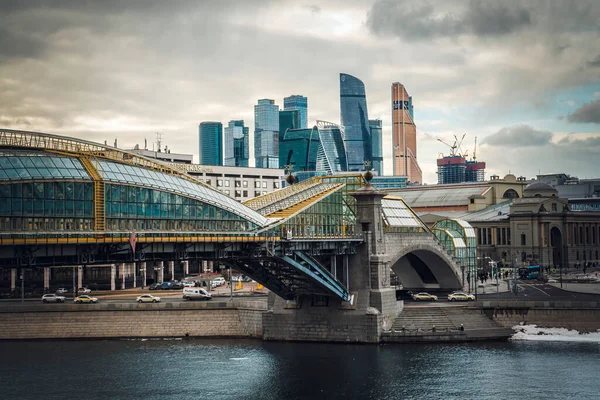 Μόσχα Ρωσία Μαρτίου 2020 Γέφυρα Μέσω Του Ποταμού Μόσχας Κοντά — Φωτογραφία Αρχείου