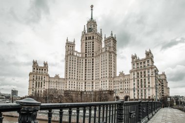 Kotelnicheskaya Embankment Binası, Moskova 'daki yedi Stalinist gökdelenden biri.