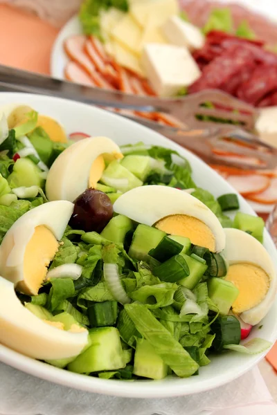 Salada verde com ovos — Fotografia de Stock