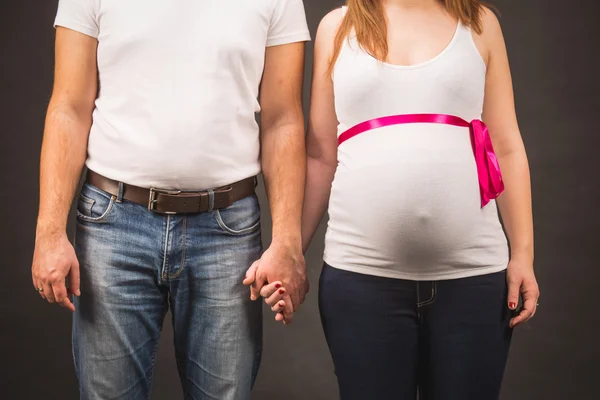 Casal esperando seu bebê — Fotografia de Stock