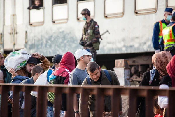 Gyekenyes tren istasyonunun mülteci savaş — Stok fotoğraf