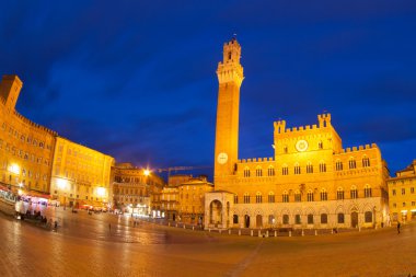 palazzo pubblico ile Piazza del campo
