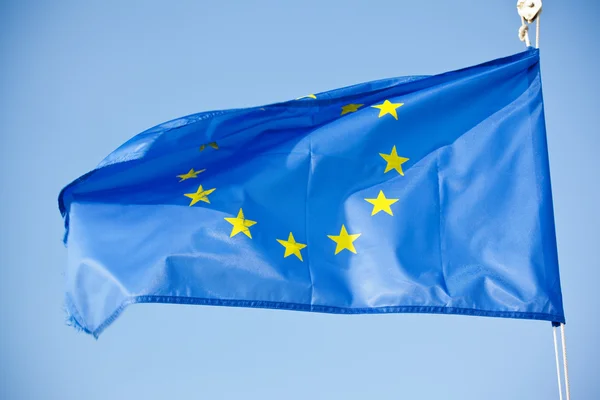 Голубой флаг Европейского союза — стоковое фото