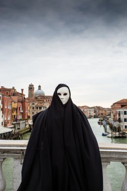 Karanlık halloween kostüm gibi kadın 