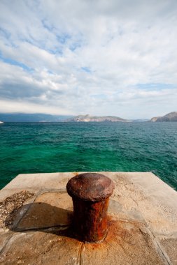 Baska, Hırvatistan mavi gökyüzü ile