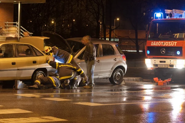 Dopravní nehoda v noci — Stock fotografie