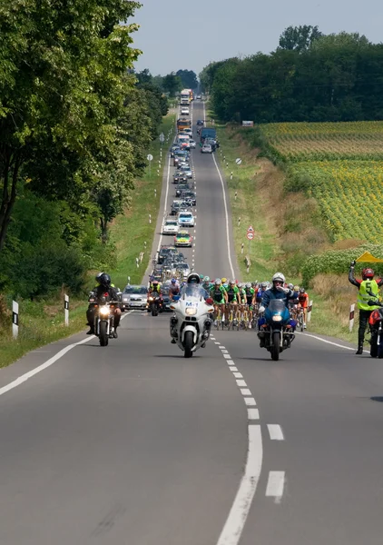 Unidentified cyclists during an international cycle race — Stock Photo, Image