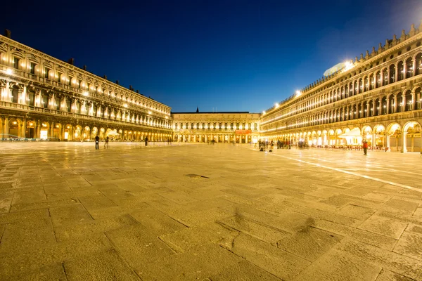 Nacht uitzicht op Piazza San Marco — Stockfoto