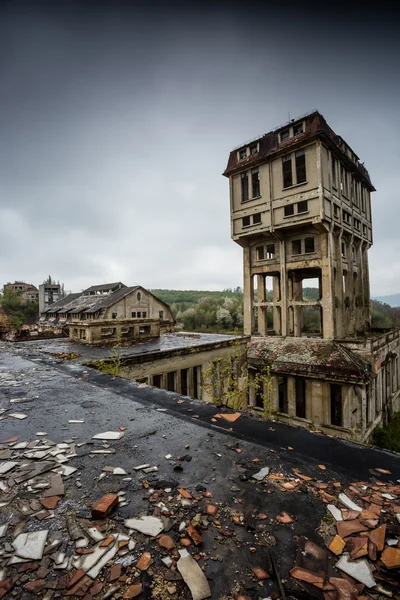 Torre de mina abandonada —  Fotos de Stock