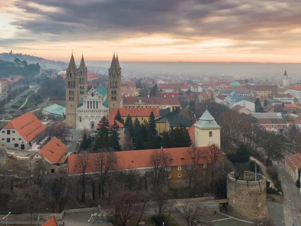 Letecký Pohled Katedrálu Pecsu Maďarsko — Stock fotografie