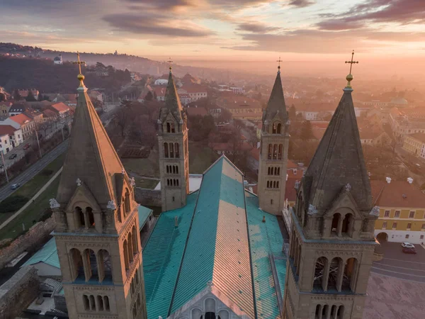 Macaristan Pecs Katedrali Nin Havadan Görünüşü Telifsiz Stok Fotoğraflar