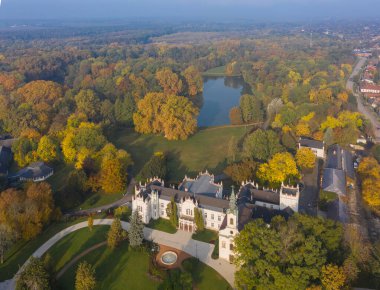 Martonvasar 'daki Brunszvik Kalesi' nin hava görüntüsü