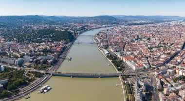 Tuna Nehri ile Budapeşte 'nin hava manzarası