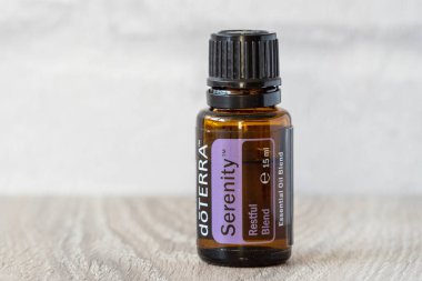 Pecs, Hungray - 27 Şubat 2021 - Günlük kullanım için Doterra Temel Yağ 'ın resimsel editoryal görüntüsü