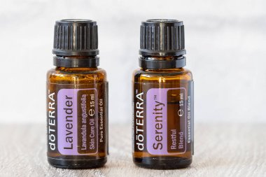 Pecs, Hungray - 27 Şubat 2021 - Günlük kullanım için Doterra Temel Yağ 'ın resimsel editoryal görüntüsü