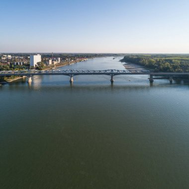 Macaristan 'daki Baja Köprüsü Tuna Nehri üzerinde