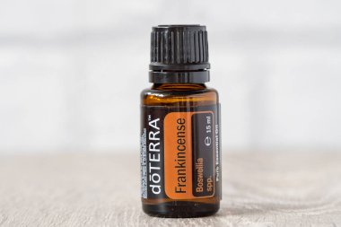 Pecs, Hungray - 27 Şubat 2021 - Günlük kullanım için Doterra Temel Yağ 'ın resimsel editoryal görüntüsü