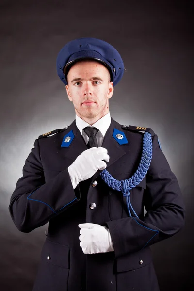 Elegáns katona egyenruhát visel — Stock Fotó