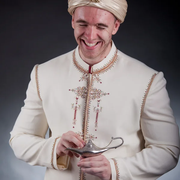 Hombre en traje oriental — Foto de Stock